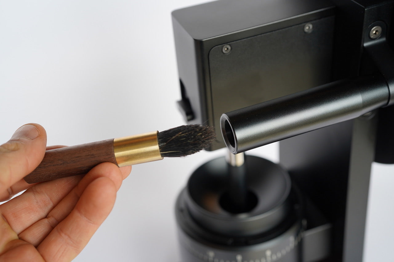 Integrated Cleaning Brush